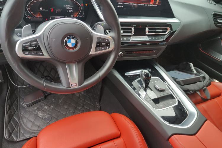 Used BMW Z4 2022 sDrive 25i M Sport Package Center Console