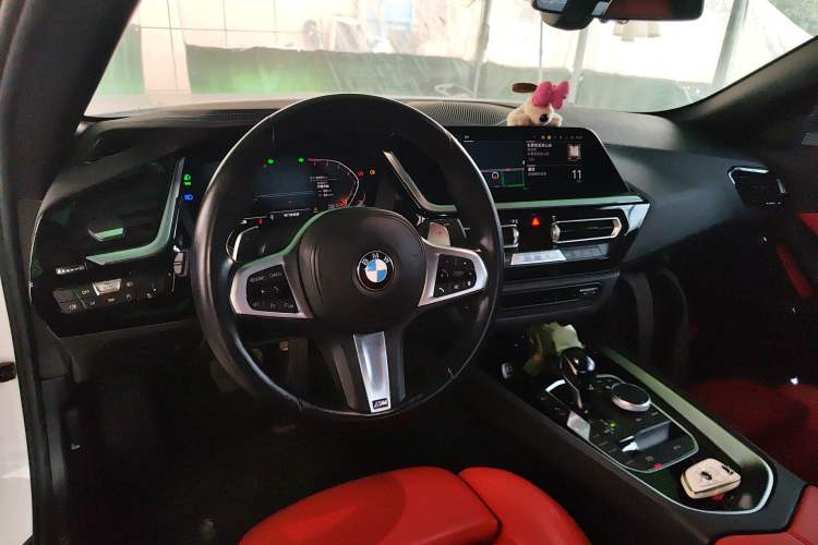 Used BMW Z4 2022 sDrive 25i M Sport Package Center Console