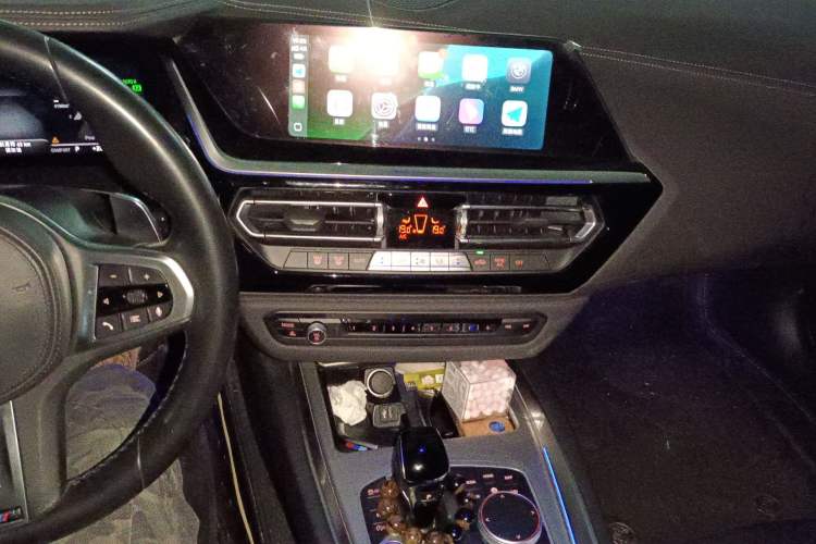 Used BMW Z4 2022 sDrive 25i M Sport Night Edition package Audio And AC Panel