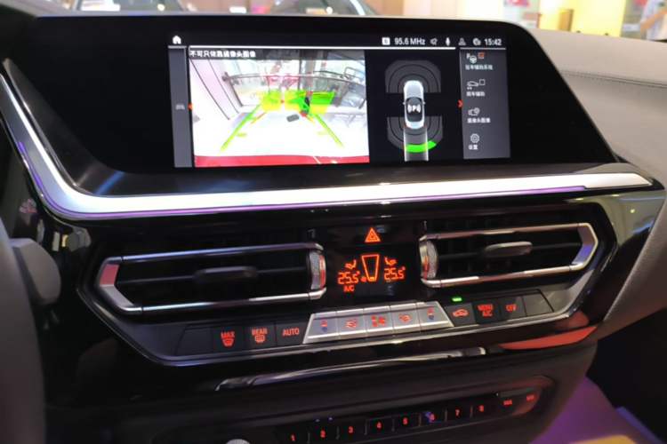 Used BMW Z4 2022 sDrive 25i M Sport Night Edition package Audio And AC Panel