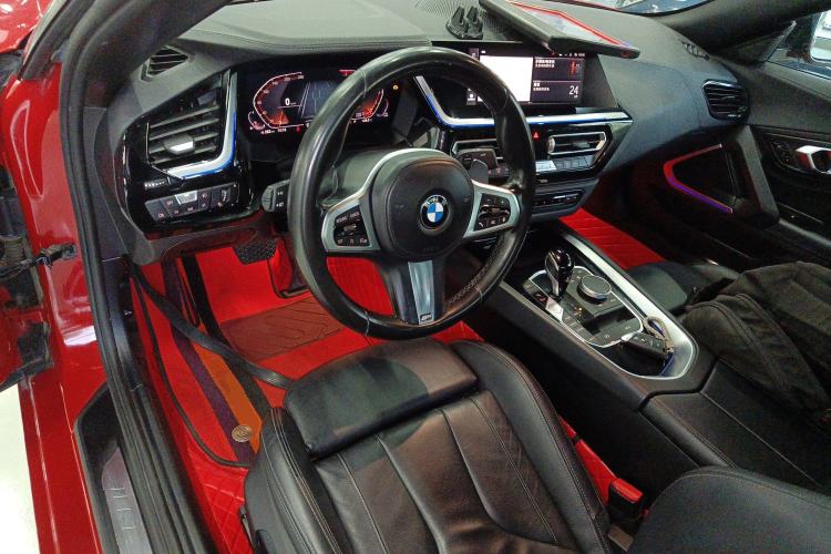 Used BMW Z4 2022 sDrive 25i M Sport Package Center Console