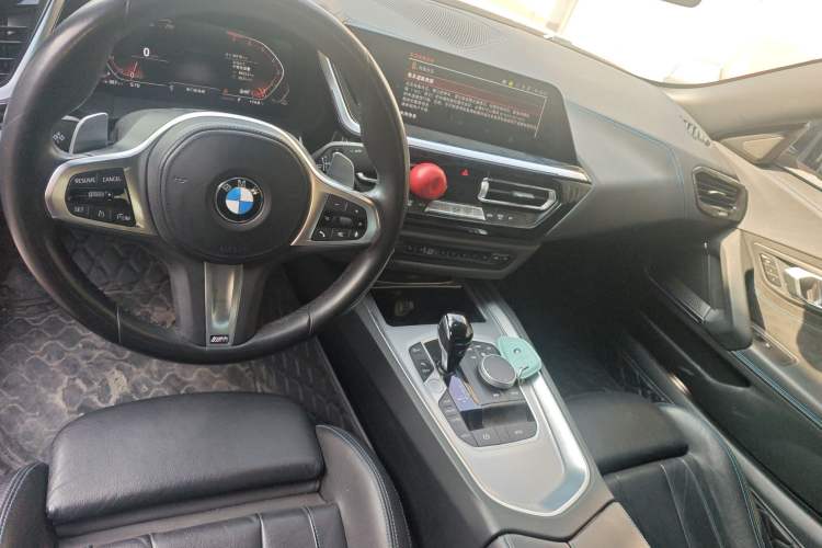 Used BMW Z4 2022 sDrive 25i M Sport Package Center Console