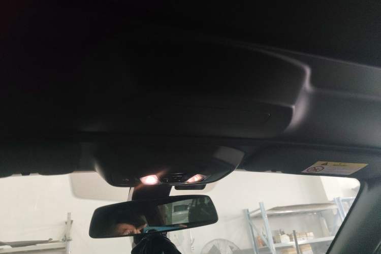 Used BMW Z4 2022 sDrive 25i M Sport Package Headliner