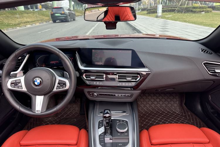 Used BMW Z4 2022 sDrive 25i M Sport Night Edition package Interior 2