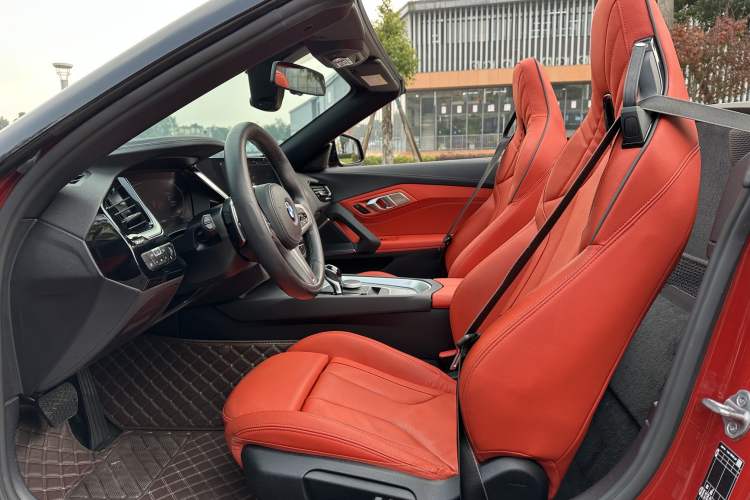 Used BMW Z4 2022 sDrive 25i M Sport Night Edition package Interior 3