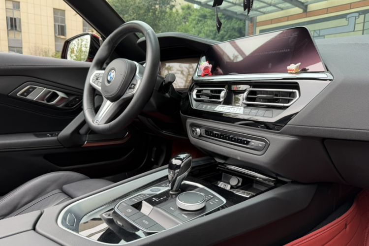 Used BMW Z4 2022 sDrive 25i M Sport Package Interior 3