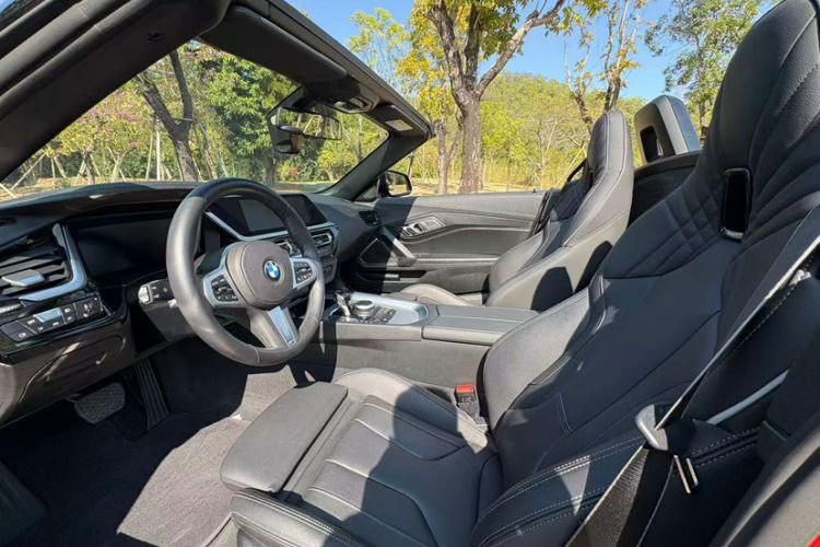 Used BMW Z4 2022 sDrive 25i M Sport Night Edition package Left Front Seat