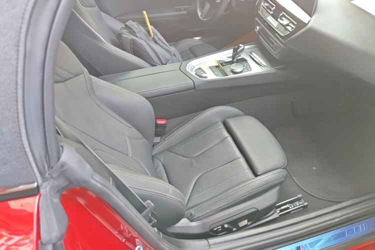 Used BMW Z4 2022 sDrive 25i M Sport Night Edition package Right Front Seat