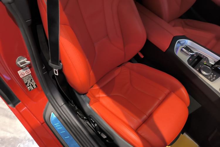 Used BMW Z4 2022 sDrive 25i M Sport Night Edition package Right Front Seat