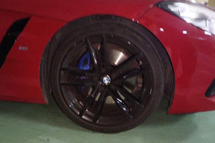 Used BMW Z4 2022 sDrive 25i M Sport Night Edition package Right Front Wheel Hub