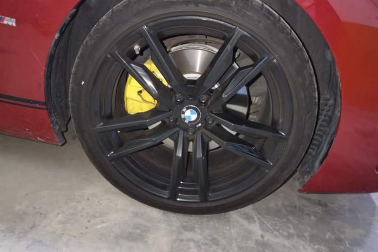 Used BMW Z4 2022 sDrive 25i M Sport Night Edition package Right Front Wheel Hub