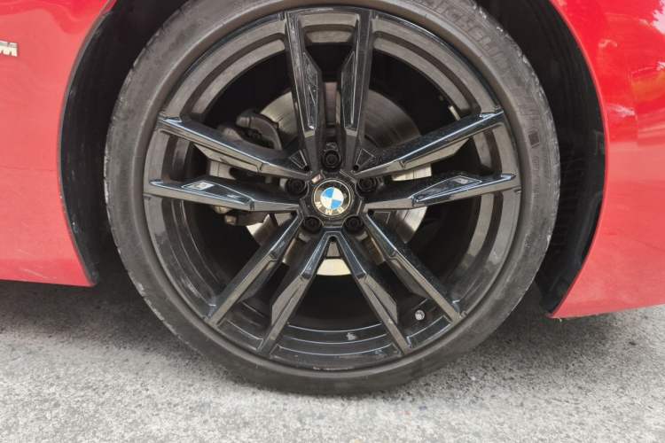 Used BMW Z4 2022 sDrive 25i M Sport Night Edition package Right Front Wheel Hub
