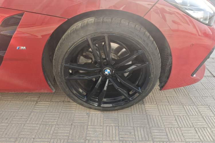 Used BMW Z4 2022 sDrive 25i M Sport Package Right Front Wheel Hub