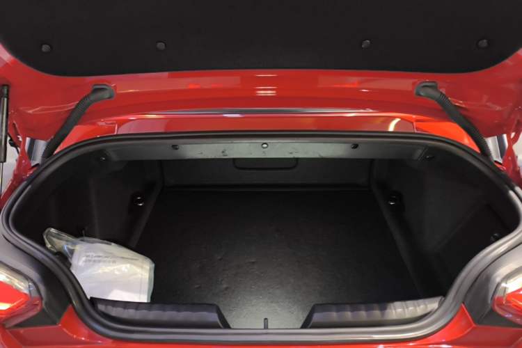 Used BMW Z4 2022 sDrive 25i M Sport Night Edition package Trunk