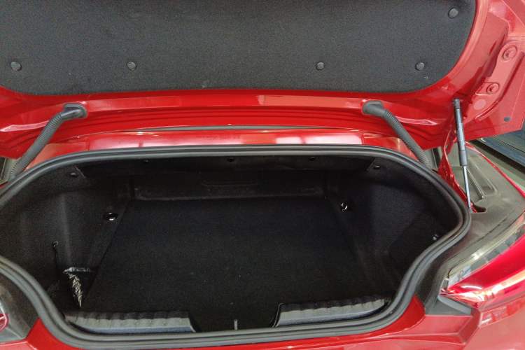 Used BMW Z4 2022 sDrive 25i M Sport Package Trunk