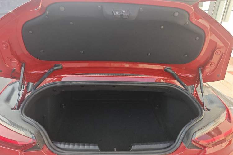 Used BMW Z4 2022 sDrive 25i M Sport Package Trunk