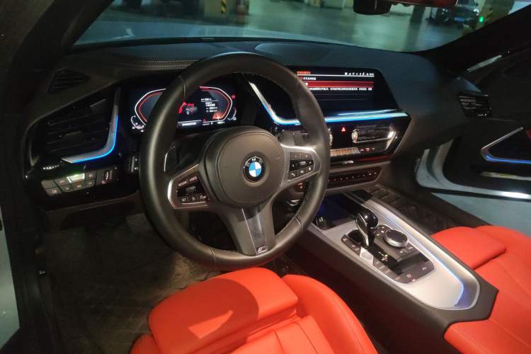 Used BMW Z4 2022 sDrive 25i M Sport Night Edition package Center Console