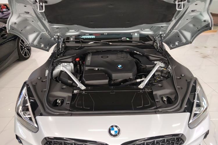 Used BMW Z4 2022 sDrive 25i M Sport Night Edition package Engine Bay