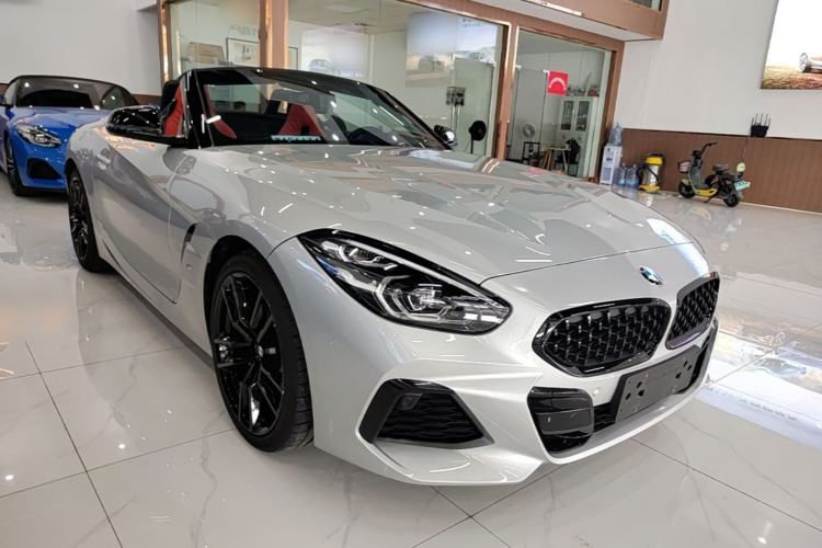 Used BMW Z4 2022 sDrive 25i M Sport Night Edition package Front Right 45 Deg