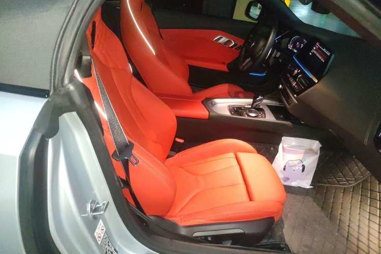 Used BMW Z4 2022 sDrive 25i M Sport Night Edition package Left Rear Seat