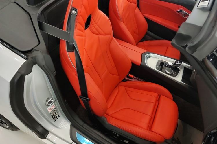 Used BMW Z4 2022 sDrive 25i M Sport Night Edition package Right Front Seat