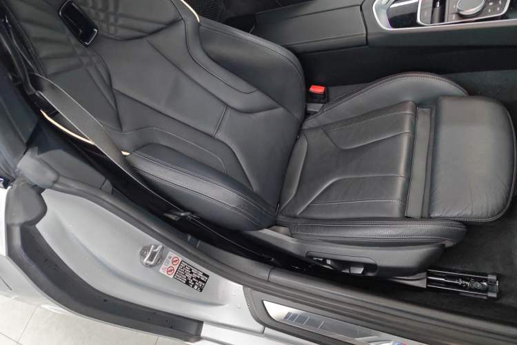 Used BMW Z4 2022 sDrive 25i M Sport Package Right Front Seat
