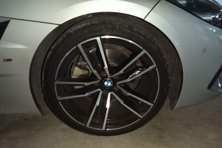 Used BMW Z4 2022 sDrive 25i M Sport Package Right Front Wheel Hub