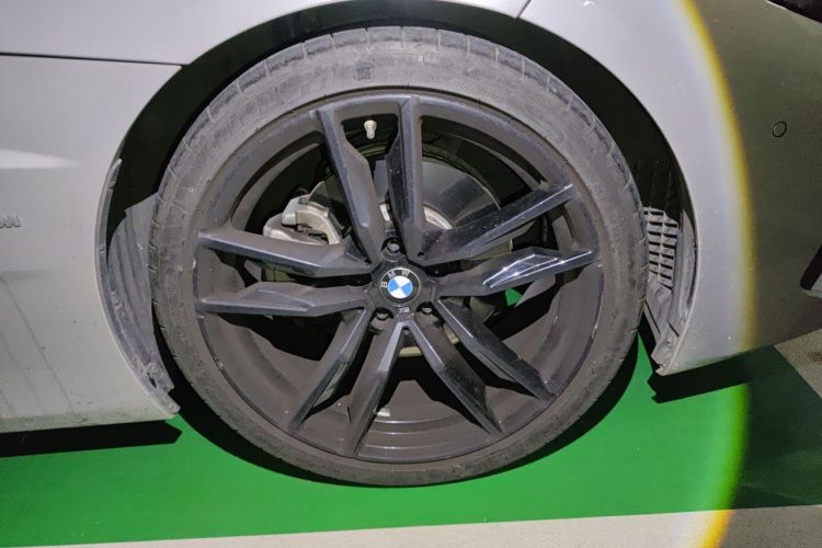 Used BMW Z4 2022 sDrive 25i M Sport Night Edition package Right Front Wheel Hub