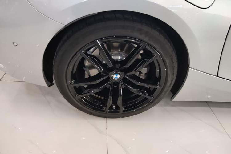 Used BMW Z4 2022 sDrive 25i M Sport Night Edition package Right Rear Wheel Hub