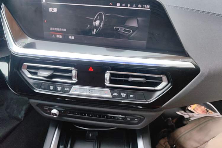 Used BMW Z4 2022 sDrive 25i M Sport Package Audio And AC Panel