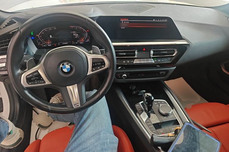 Used BMW Z4 2022 sDrive 25i M Sport Package Center Console