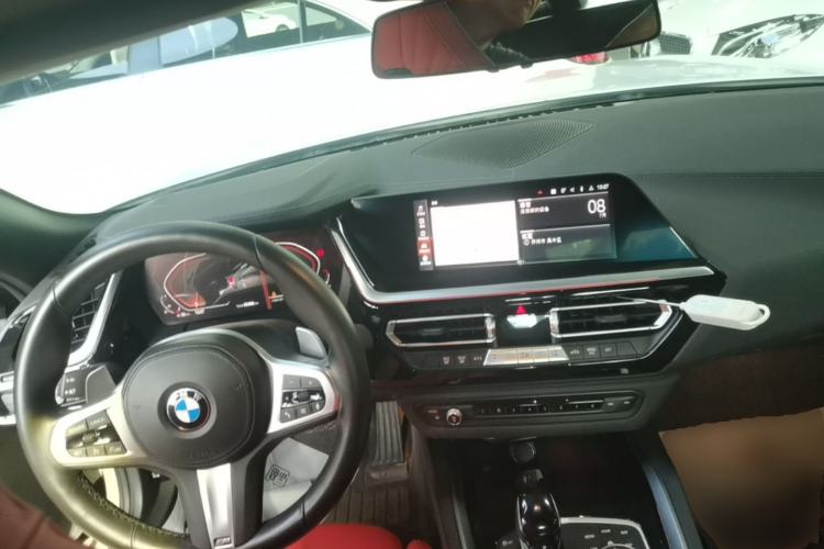 Used BMW Z4 2022 sDrive 25i M Sport Package Center Console