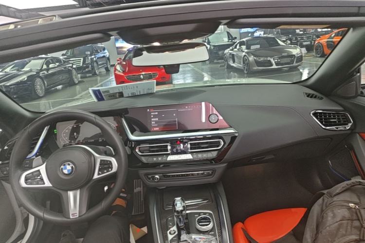 Used BMW Z4 2022 sDrive 25i M Sport Package Center Console