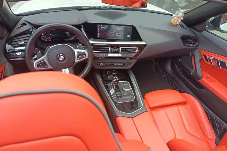 Used BMW Z4 2022 sDrive 25i M Sport Package Center Console