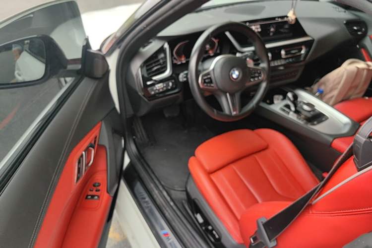 Used BMW Z4 2022 sDrive 25i M Sport Night Edition package Driver Seat
