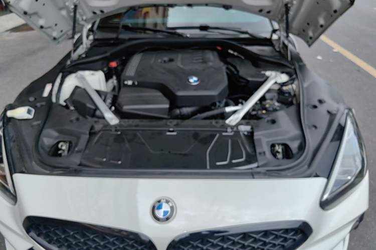Used BMW Z4 2022 sDrive 25i M Sport Night Edition package Engine Bay