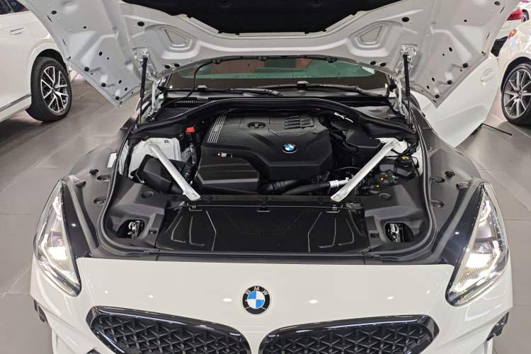 Used BMW Z4 2022 sDrive 25i M Sport Night Edition package Engine Bay