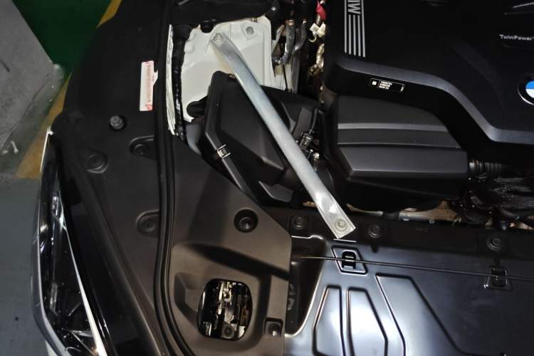 Used BMW Z4 2022 sDrive 25i M Sport Package Engine Bay Right