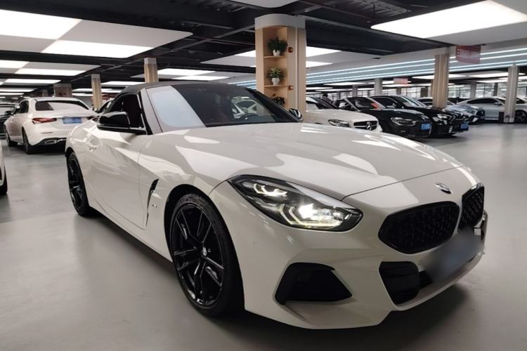Used BMW Z4 2022 sDrive 25i M Sport Night Edition package Front Right 45 Deg