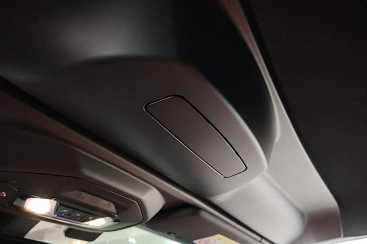 Used BMW Z4 2022 sDrive 25i M Sport Night Edition package Headliner