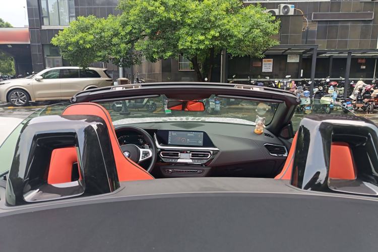 Used BMW Z4 2022 sDrive 25i M Sport Package Headliner