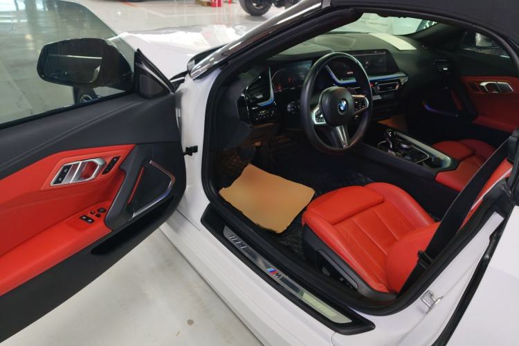 Used BMW Z4 2022 sDrive 25i M Sport Package Interior 3