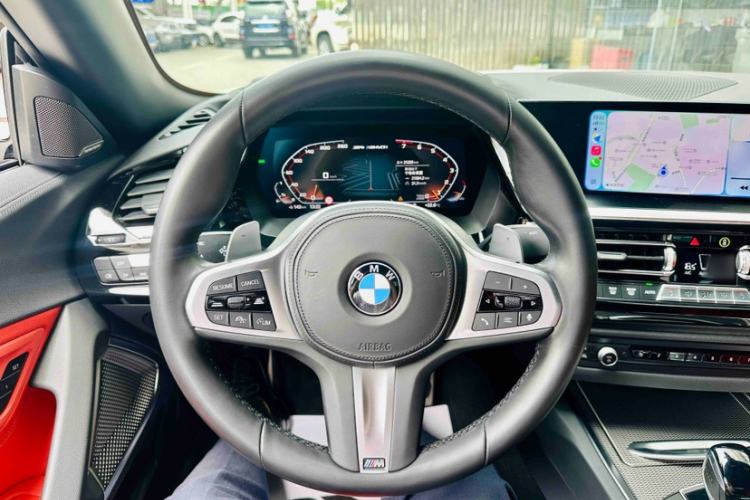 Used BMW Z4 2022 M40i M Sport Performance Edition Interior 5