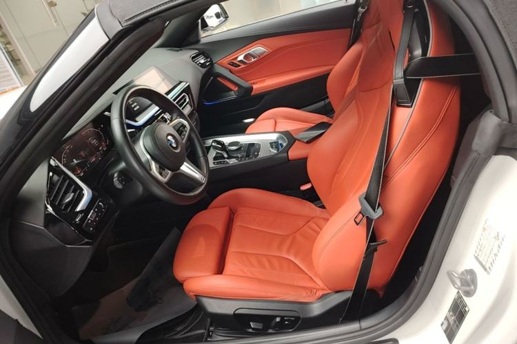 Used BMW Z4 2022 sDrive 25i M Sport Night Edition package Left Front Seat