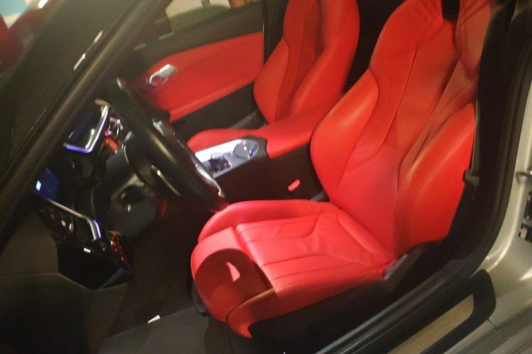 Used BMW Z4 2022 sDrive 25i M Sport Night Edition package Left Front Seat