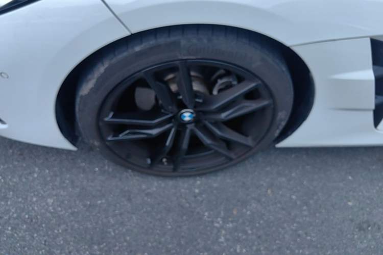 Used BMW Z4 2022 sDrive 25i M Sport Night Edition package Left Front Wheel Hub