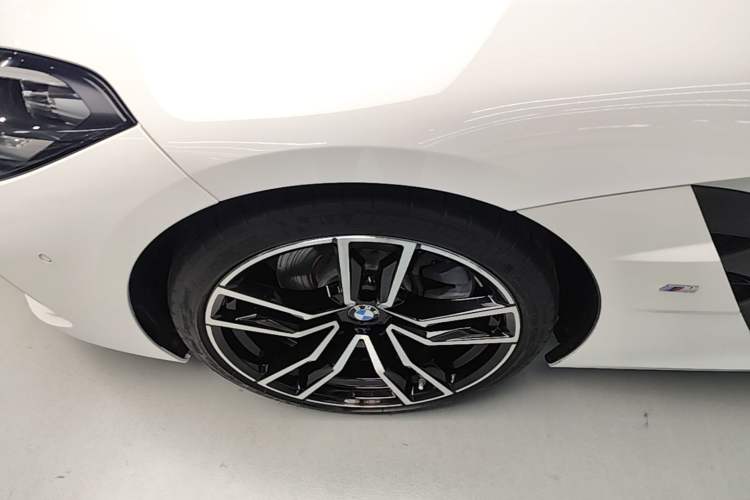 Used BMW Z4 2022 sDrive 25i M Sport Package Left Front Wheel Hub