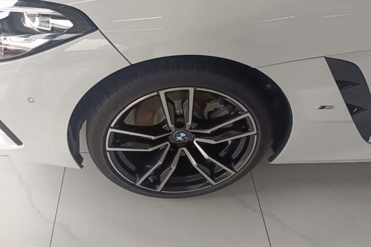 Used BMW Z4 2022 sDrive 25i M Sport Package Left Front Wheel Hub