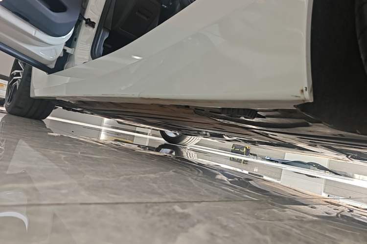 Used BMW Z4 2022 sDrive 25i M Sport Package Left Side Sill