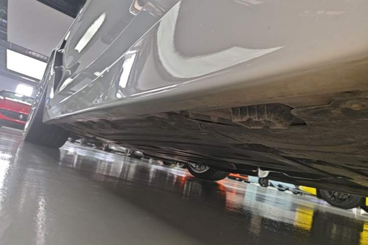 Used BMW Z4 2022 sDrive 25i M Sport Package Left Side Sill